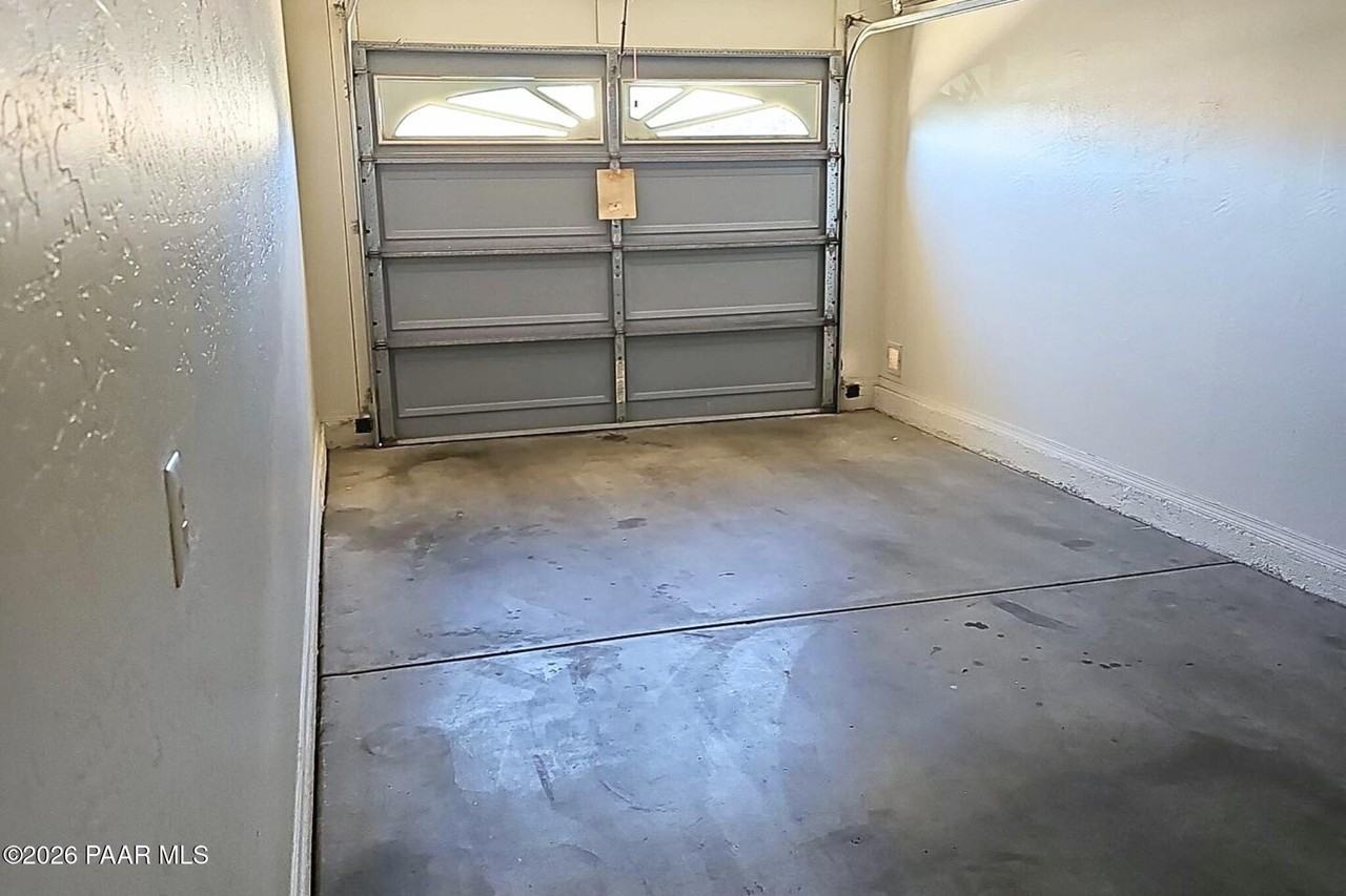 6069 N Rockland Dr Apt A - Photo 6 of 6