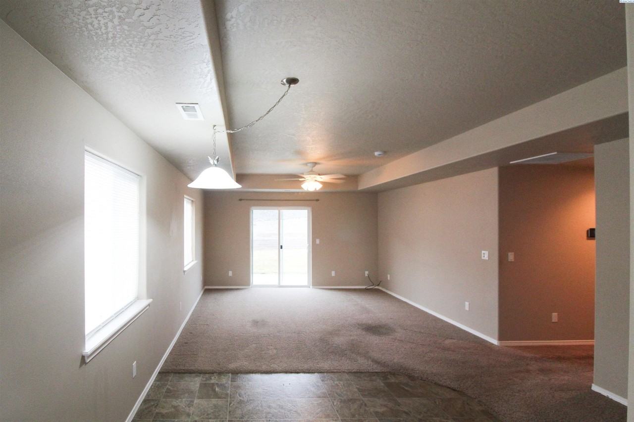 6101 Turf Paradise Dr - Photo 4 of 15