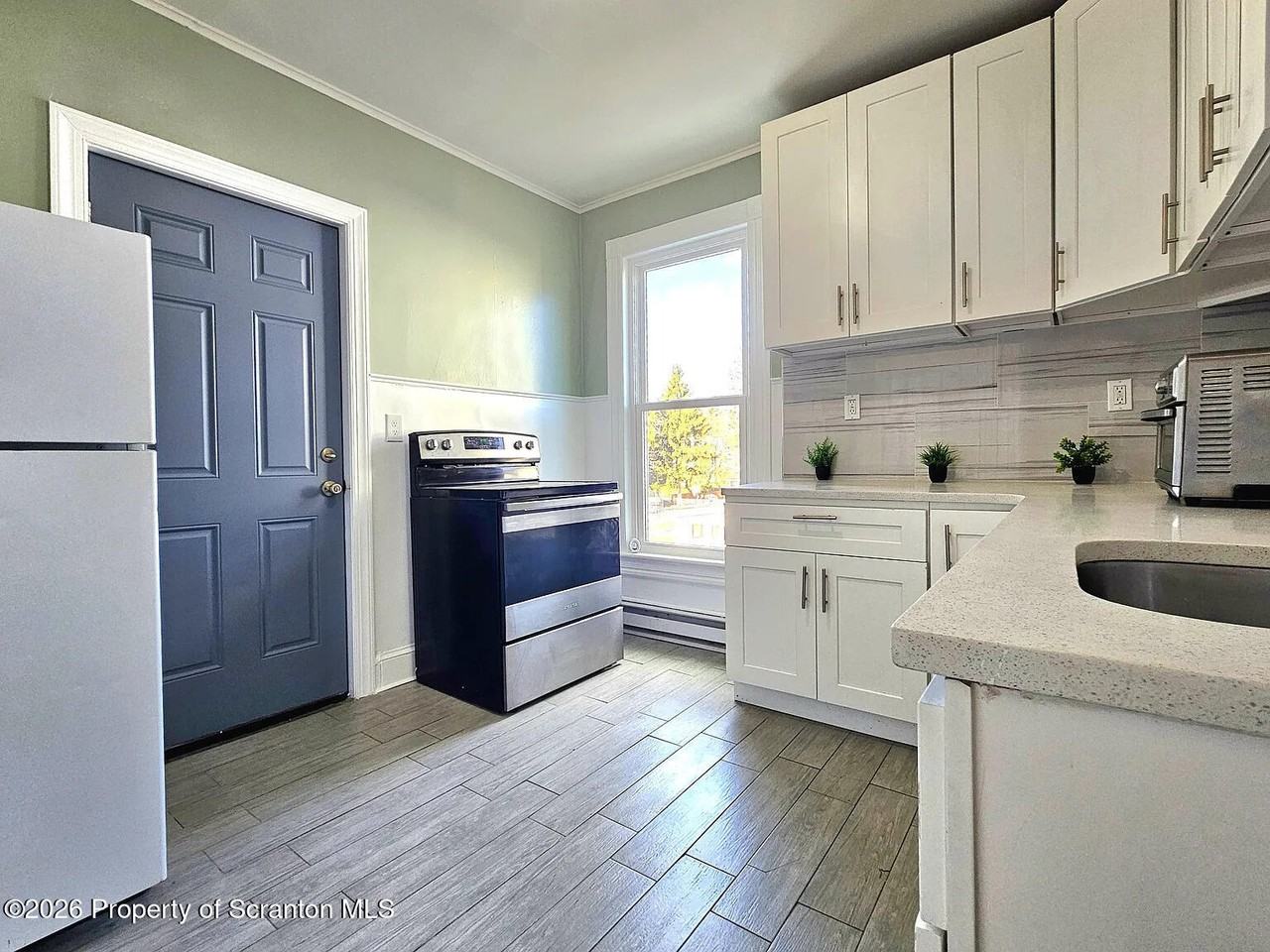 1615 Monsey Ave - Photo 6 of 10