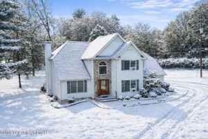 featured image of 303 Jennis Ln