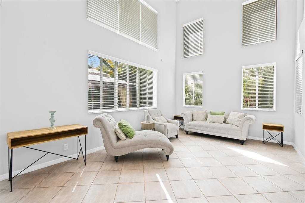 1204 Camellia Cir - Photo 7 of 25