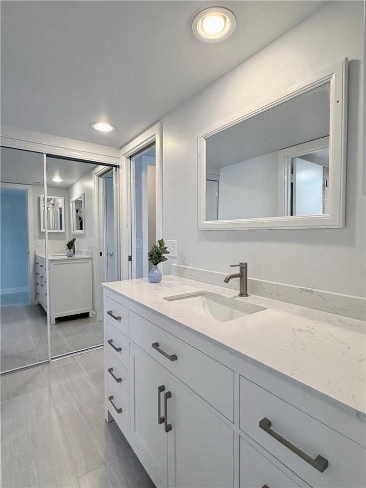 16 Plantation Dr Apt 105 - Photo 5 of 31