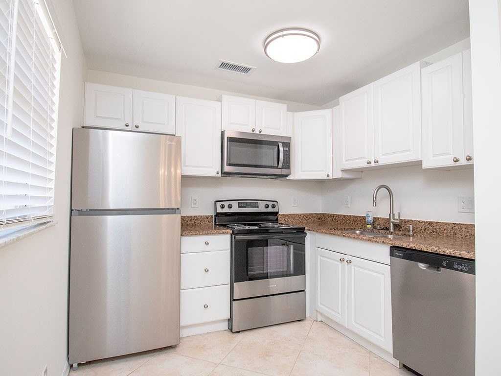 93 Spring Lake Dr Apt 202 - Photo 4 of 28