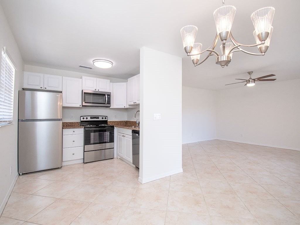 93 Spring Lake Dr Apt 202 - Photo 5 of 28