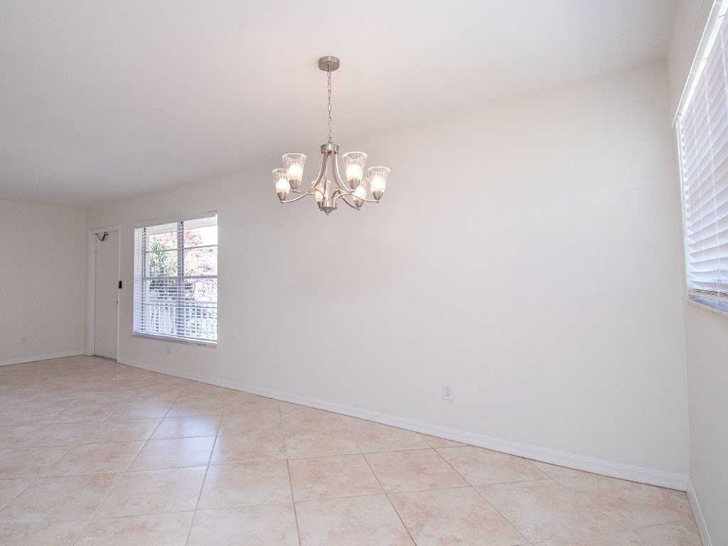 93 Spring Lake Dr Apt 202 - Photo 7 of 28