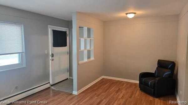 751 E Bennett Ave - Photo 2 of 6