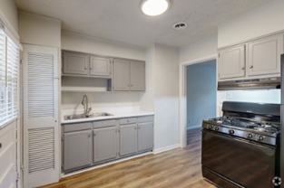 1601 Neshota DrUnit 98 #98 - Photo 1 of 1