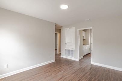 1601 Neshota DrUnit 98 #98 - Photo 3 of 15