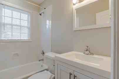 1601 Neshota DrUnit 98 #98 - Photo 6 of 15