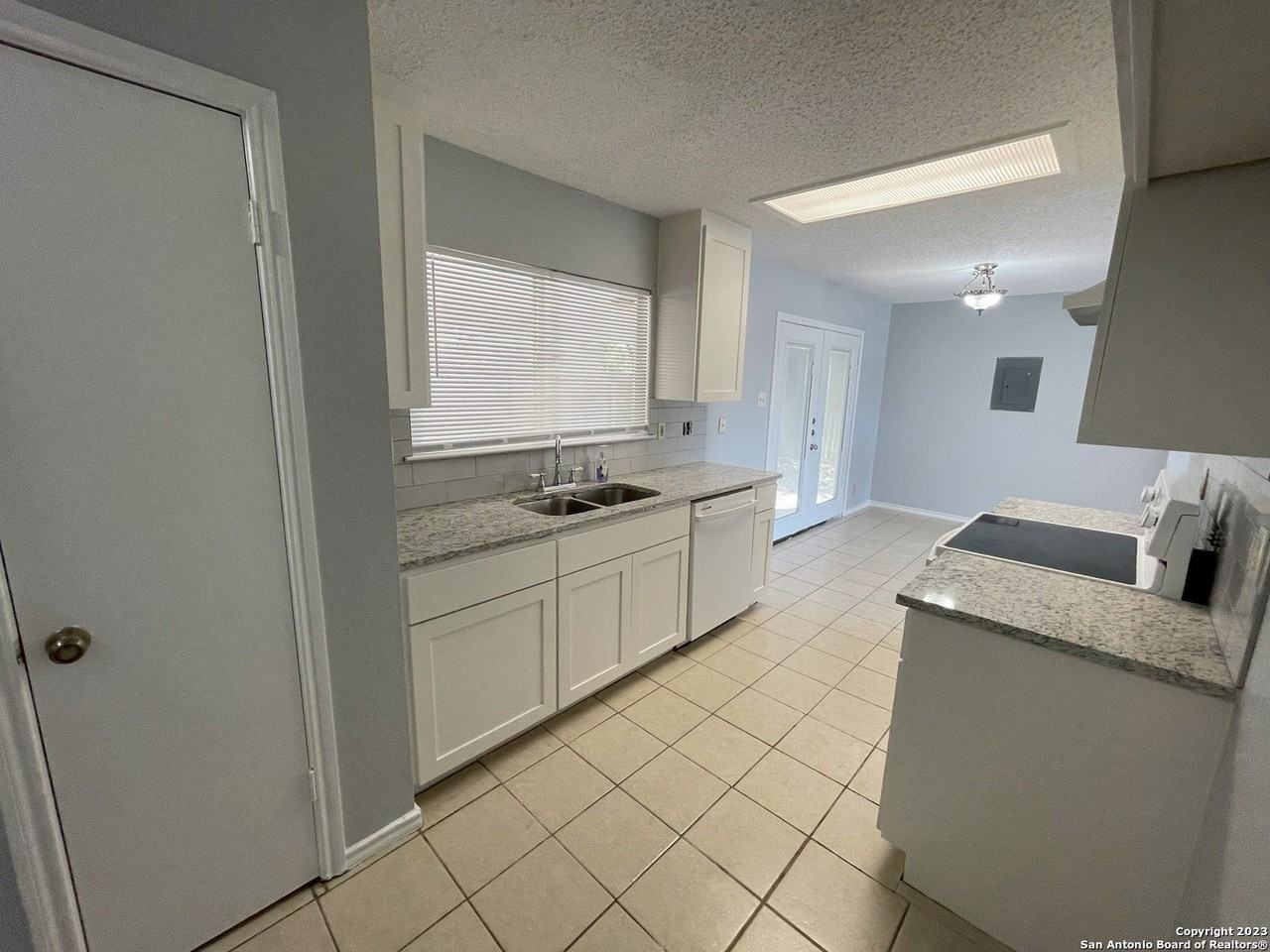 5938 Hidden Glade - Photo 7 of 27