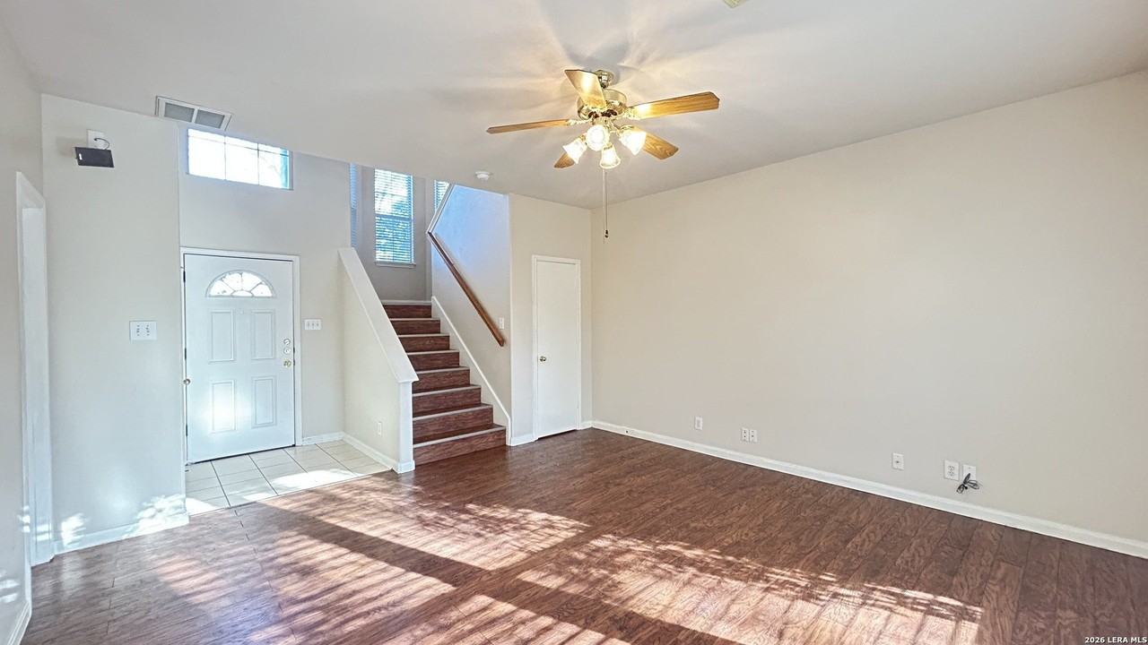 69 Lockspring - Photo 3 of 32