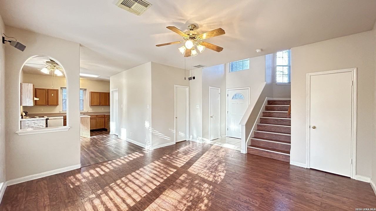 69 Lockspring - Photo 4 of 32