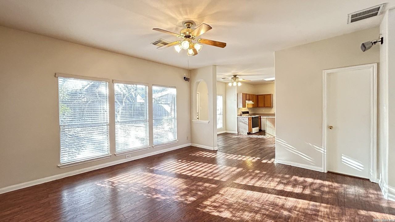 69 Lockspring - Photo 5 of 32