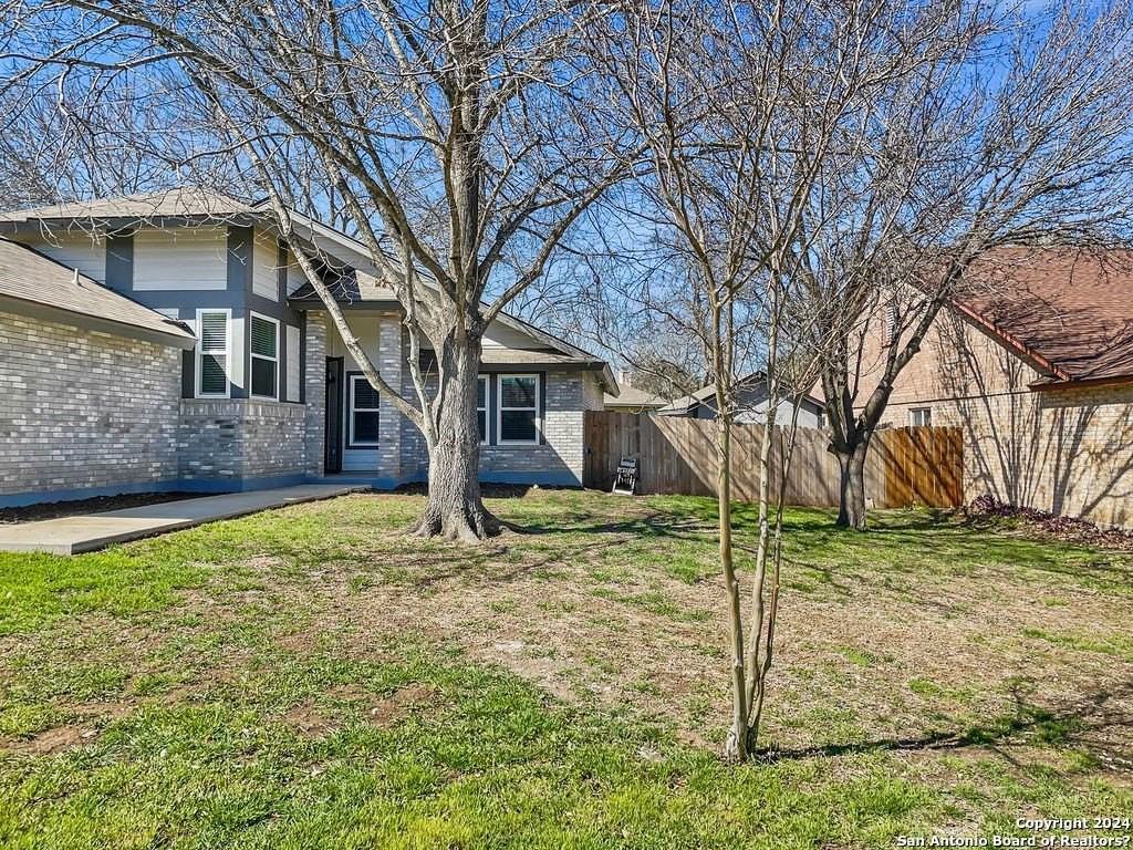 13211 Huntsman Rd - Photo 2 of 33