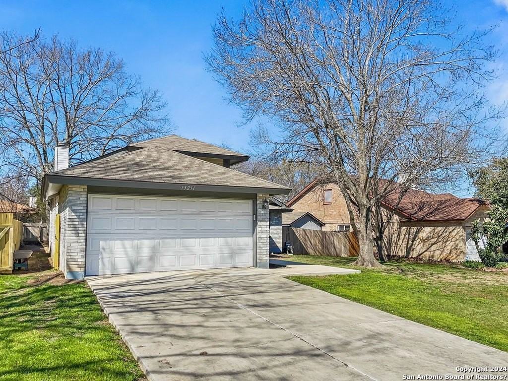 13211 Huntsman Rd - Photo 3 of 33