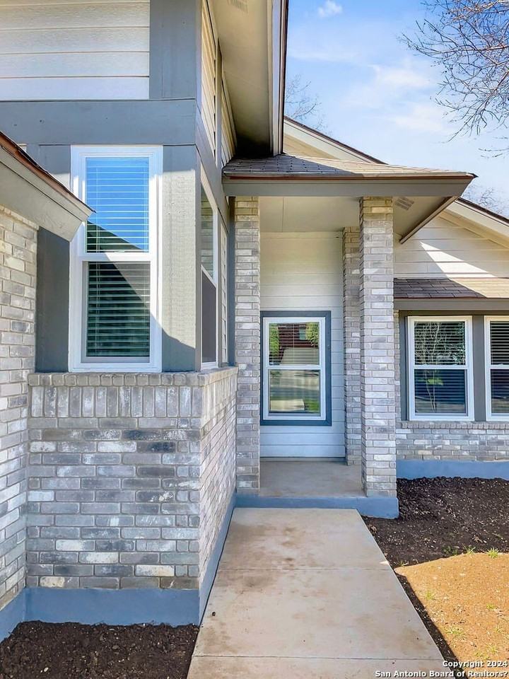 13211 Huntsman Rd - Photo 4 of 33