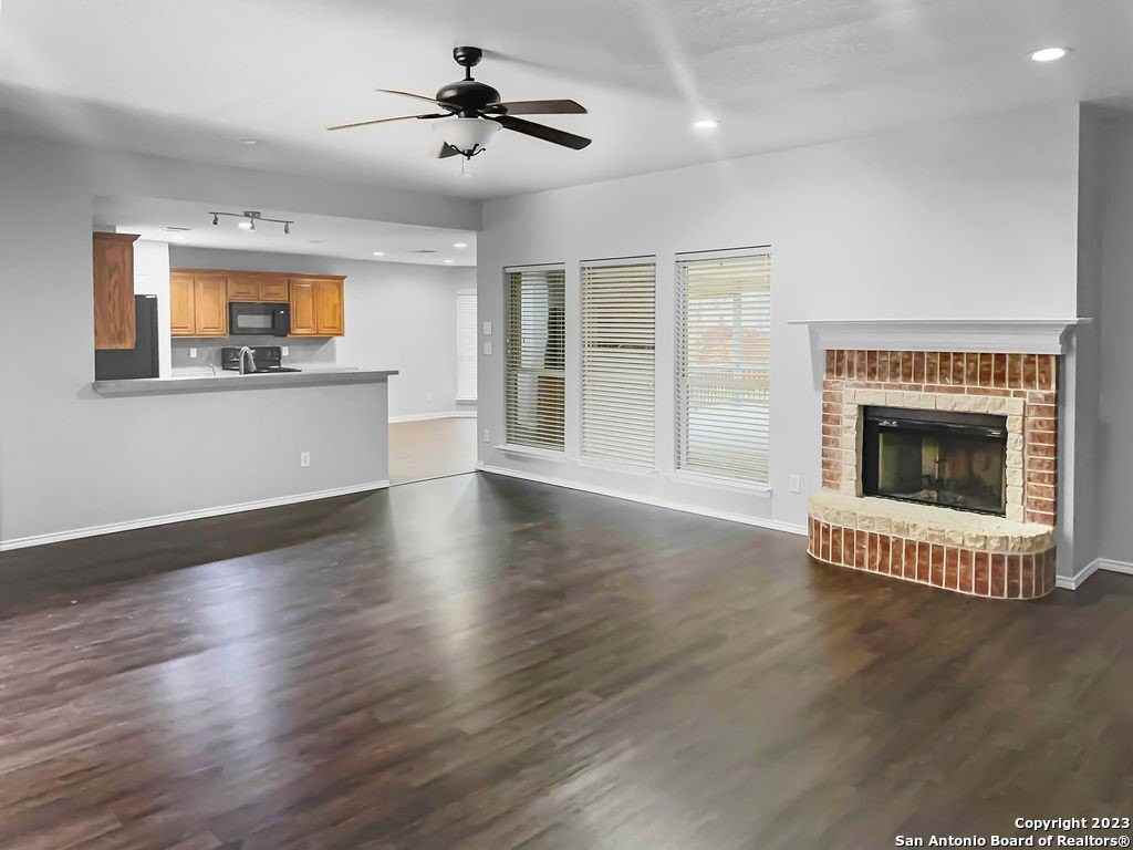 12615 Point Smt - Photo 3 of 13