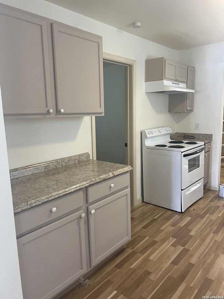 318 Elks Dr - Photo 5 of 20