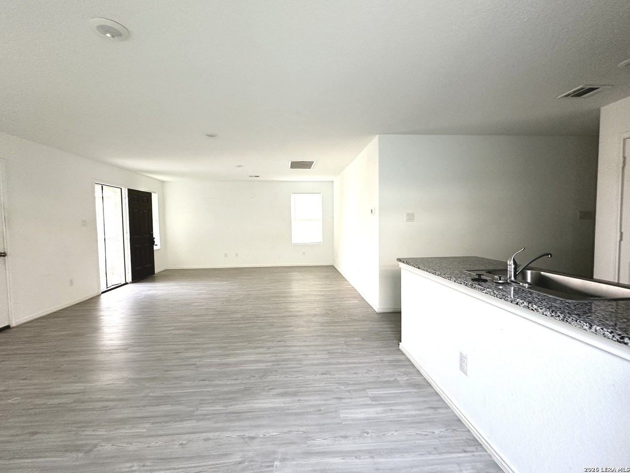 2819 Gustavo Dr - Photo 5 of 10