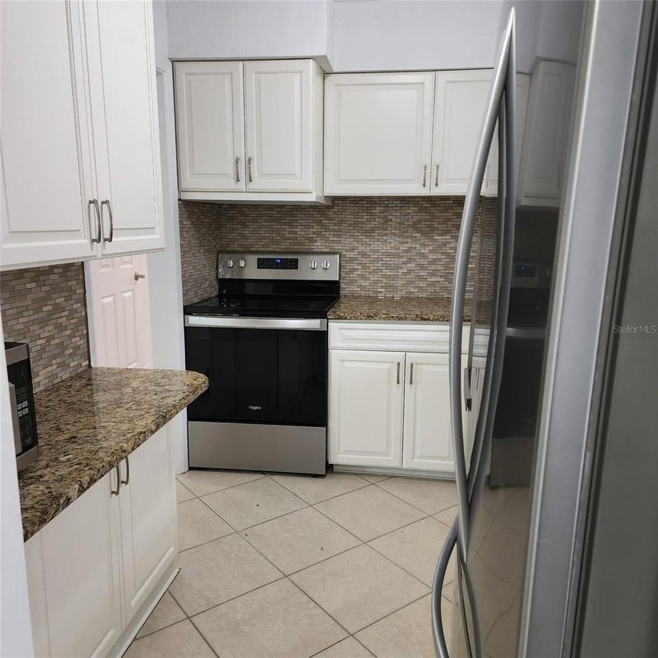 3925 Omega Ln - Photo 4 of 21