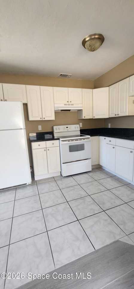 4050 Banberry Ln - Photo 5 of 15