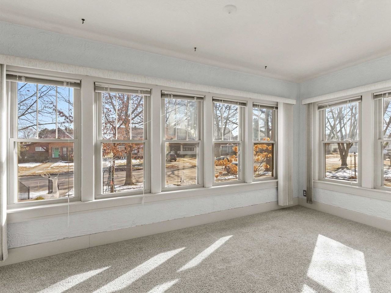 2502 N 9th St - Photo 4 of 16