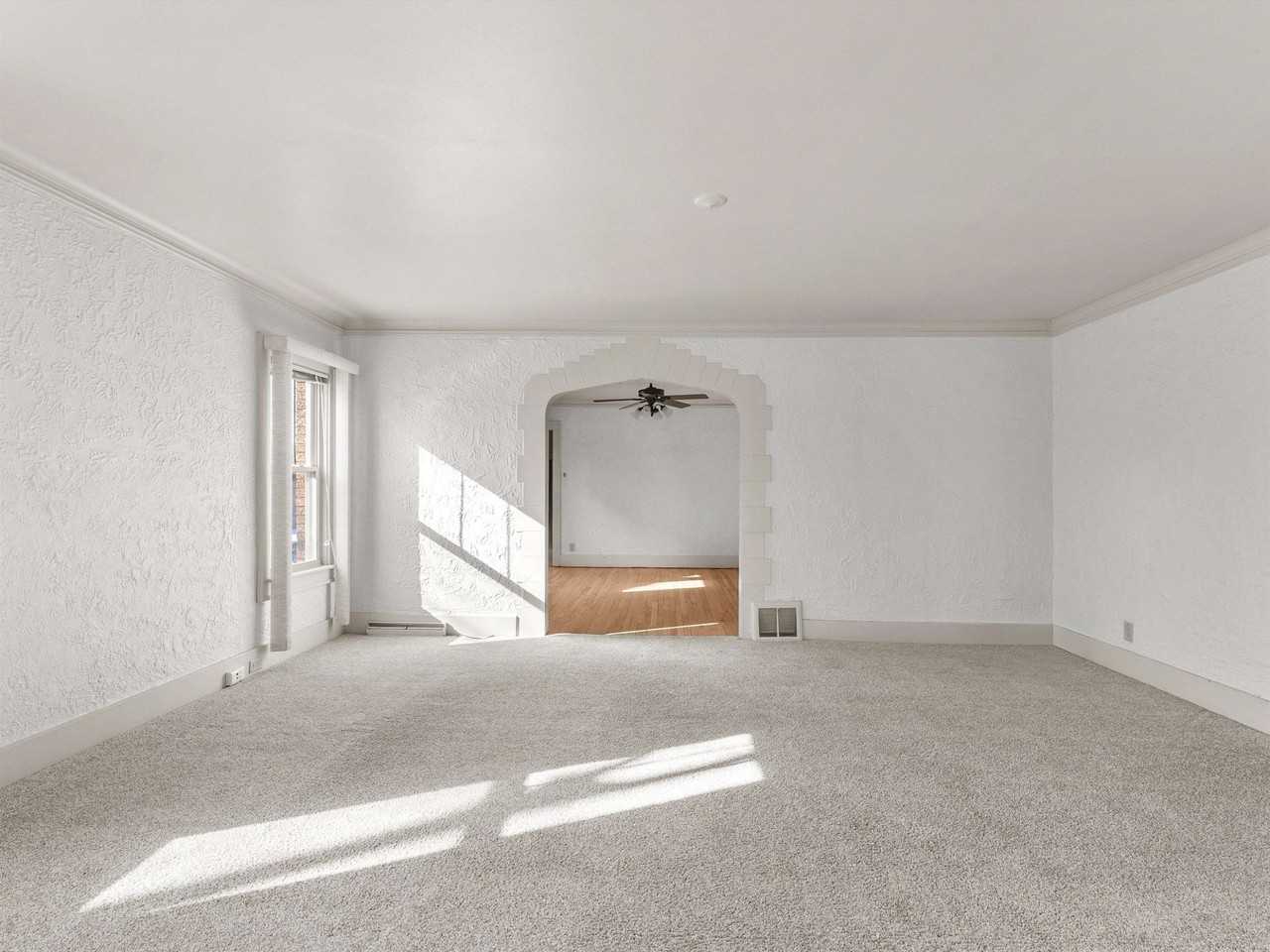 2502 N 9th St - Photo 5 of 16