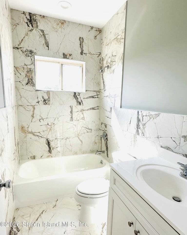 569 Watchogue Rd Unit 1fl - Photo 4 of 5