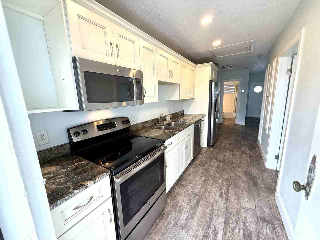 7 E St #A - Photo 4 of 17