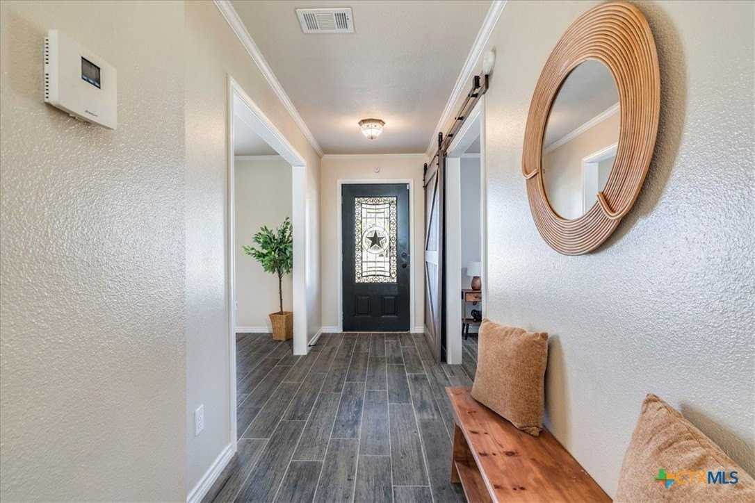 8301 Brewer Ln - Photo 4 of 39