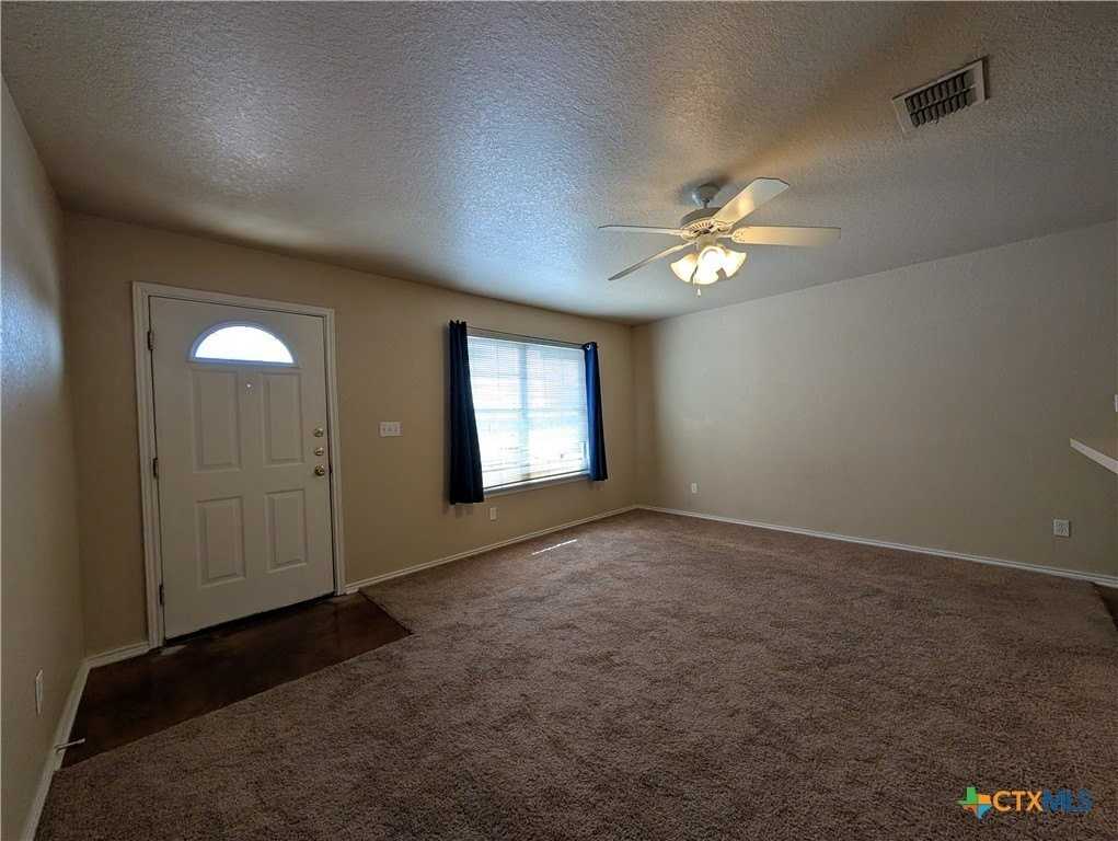 1013 Misty Acres Dr - Photo 4 of 33