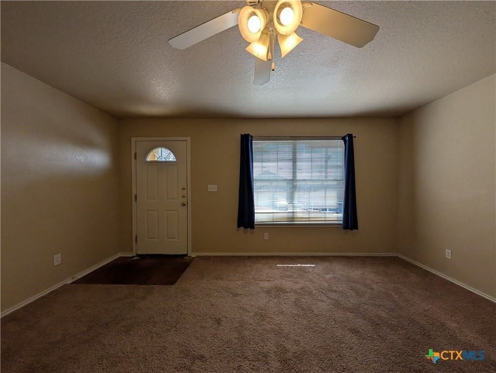 1013 Misty Acres Dr - Photo 5 of 33