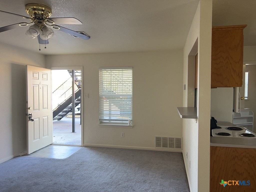 105 W Truman Ave - Photo 3 of 14