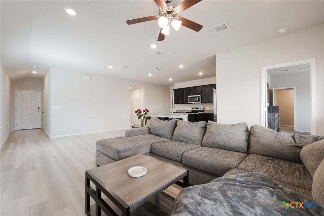 2334 Aylesbury Dr - Photo 7 of 15