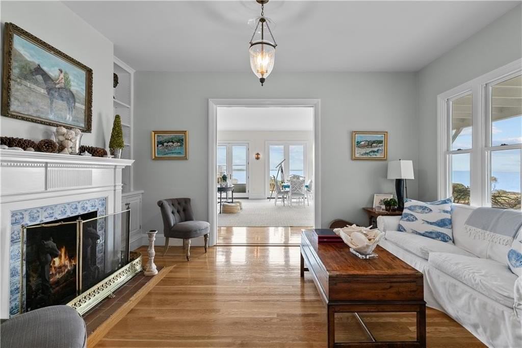 561 Indian Ave - Photo 5 of 42