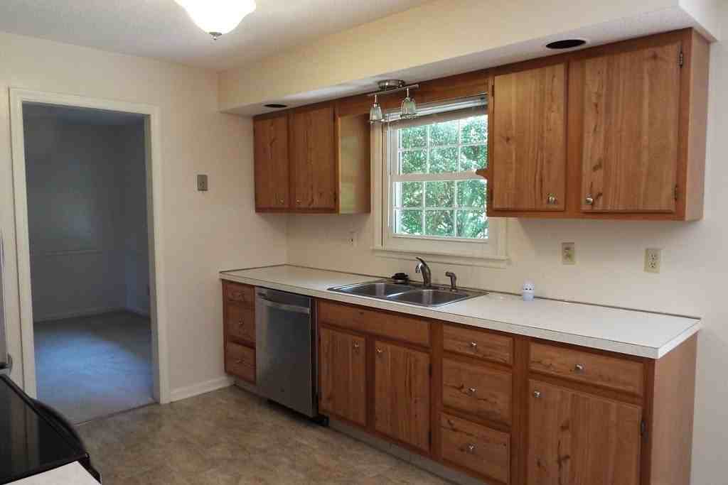 28266 Lee Hwy - Photo 4 of 13