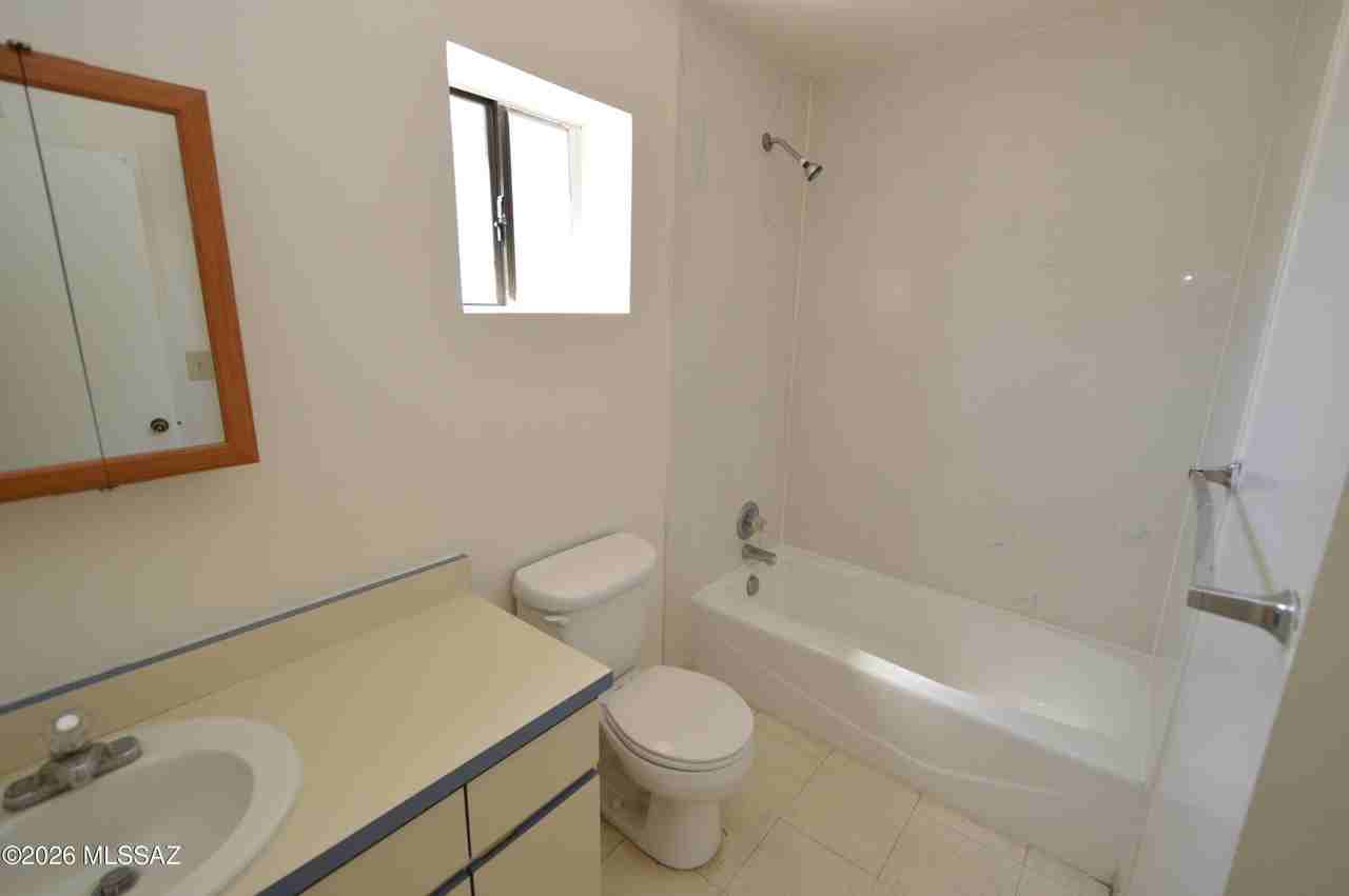 4115 E North St Apt 3 #3 - Photo 6 of 9