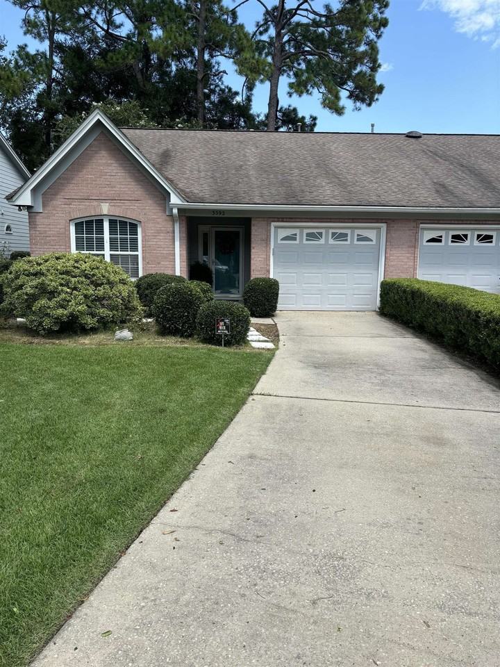 3592 Wexford Ct - Photo 2 of 28