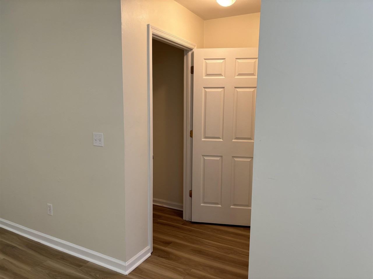 3041 Camelliawood Cir E - Photo 4 of 22