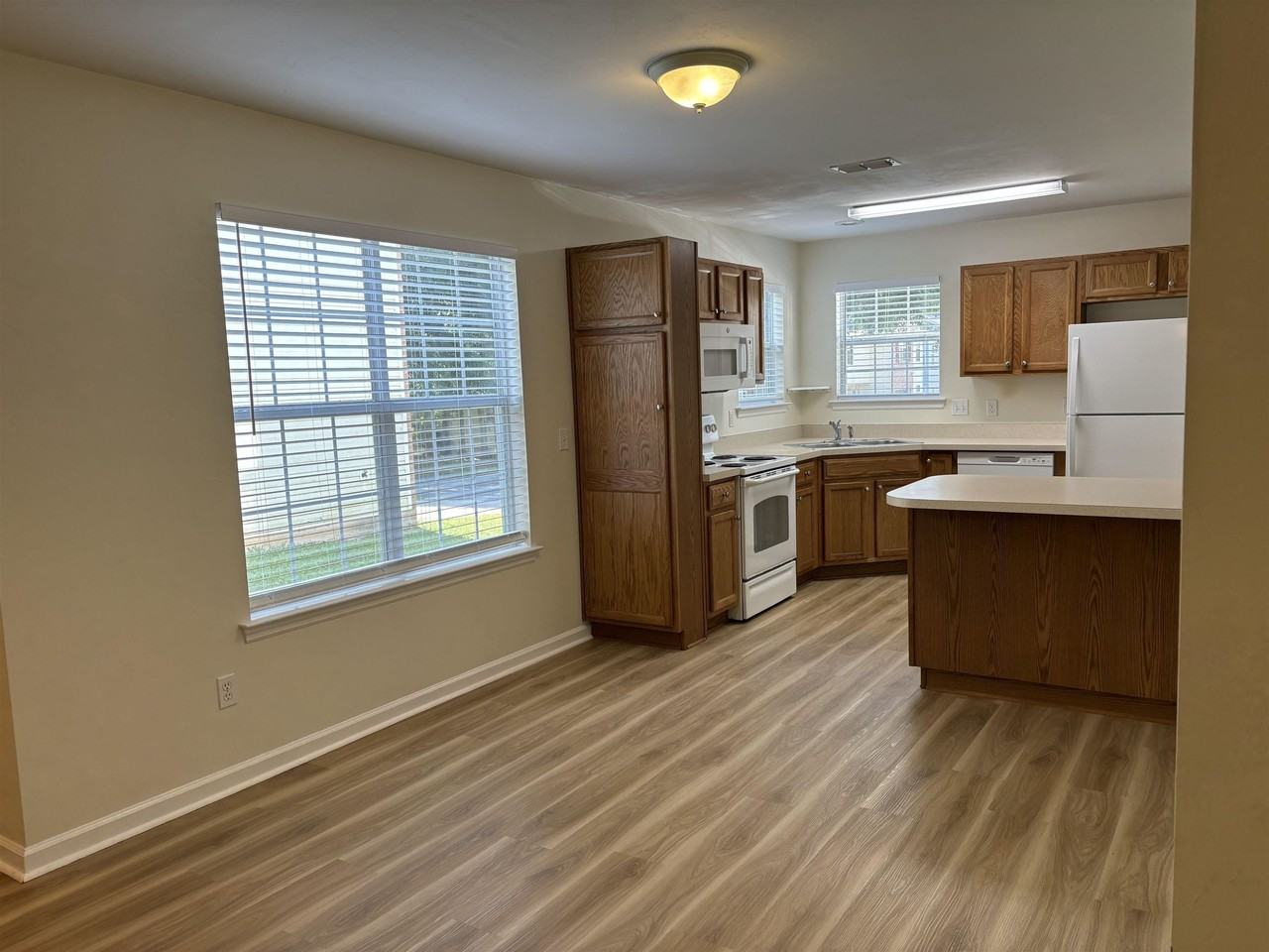 3041 Camelliawood Cir E - Photo 7 of 22