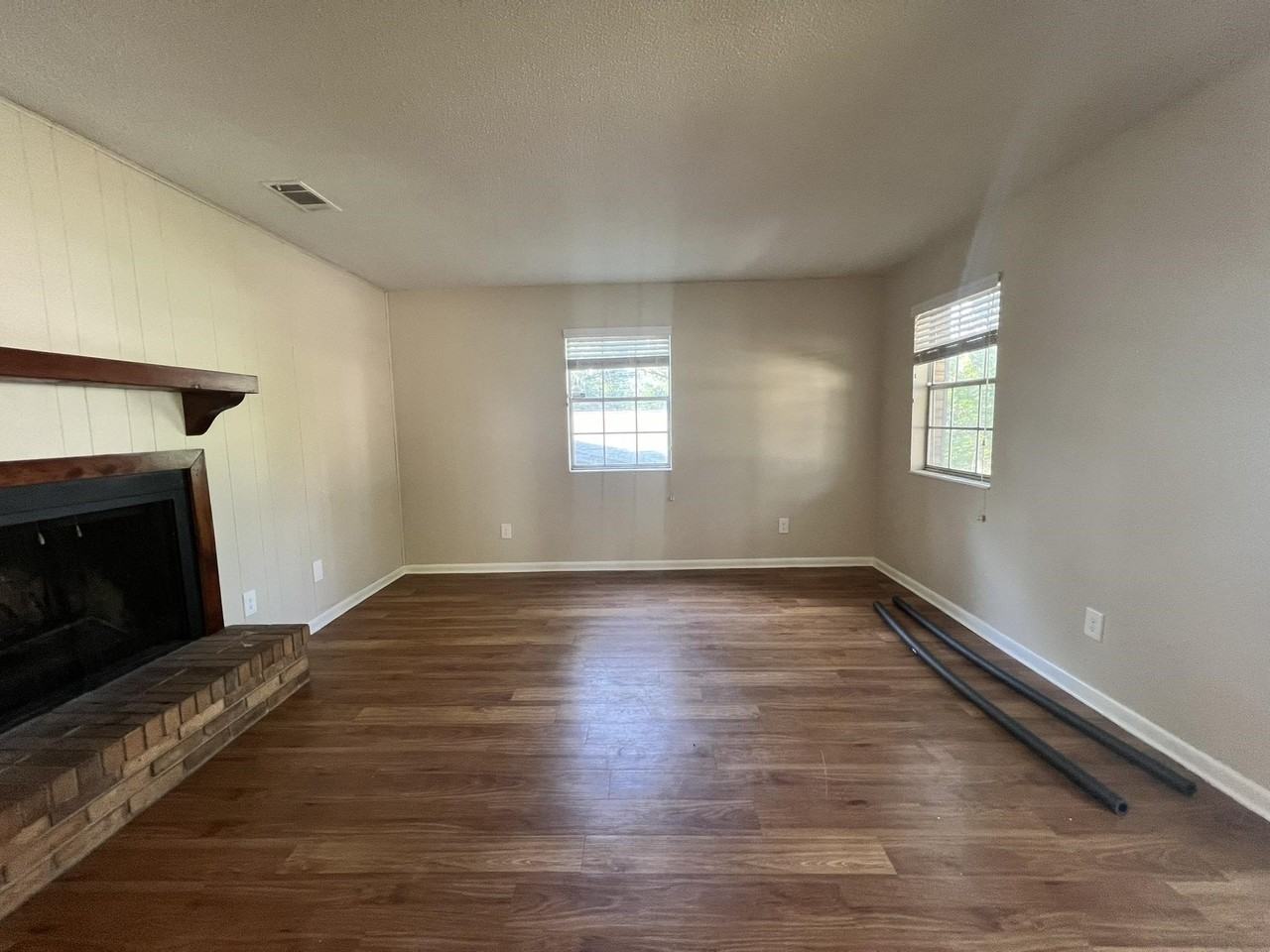 2413 Ramblewood Ct Unit B - Photo 3 of 12