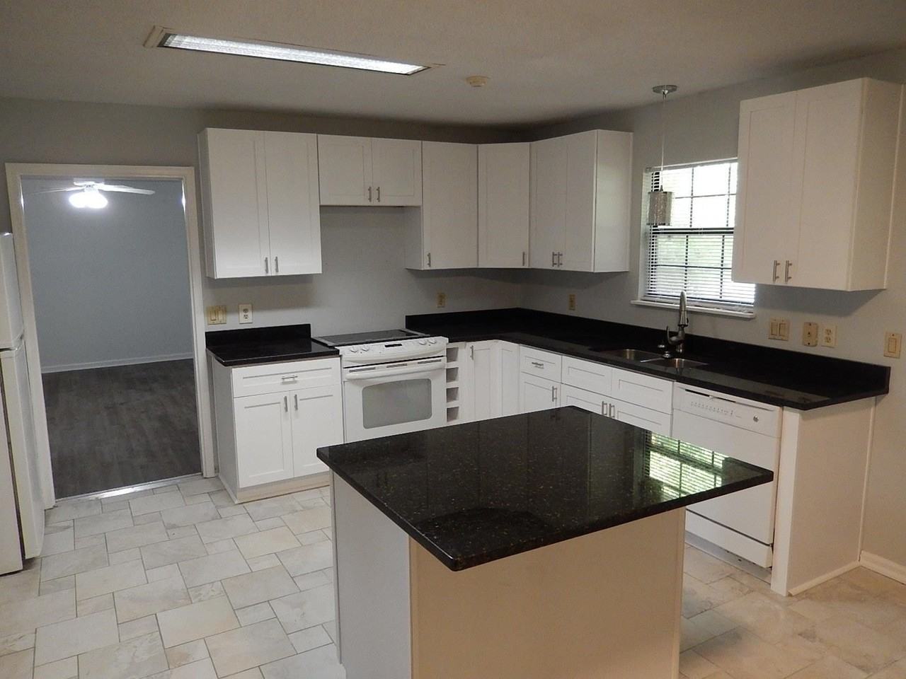 1903 Skyland Dr - Photo 7 of 27