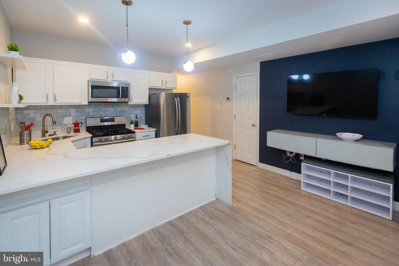 1710 W Virginia Ave Ne Unit 101 - Photo 3 of 11