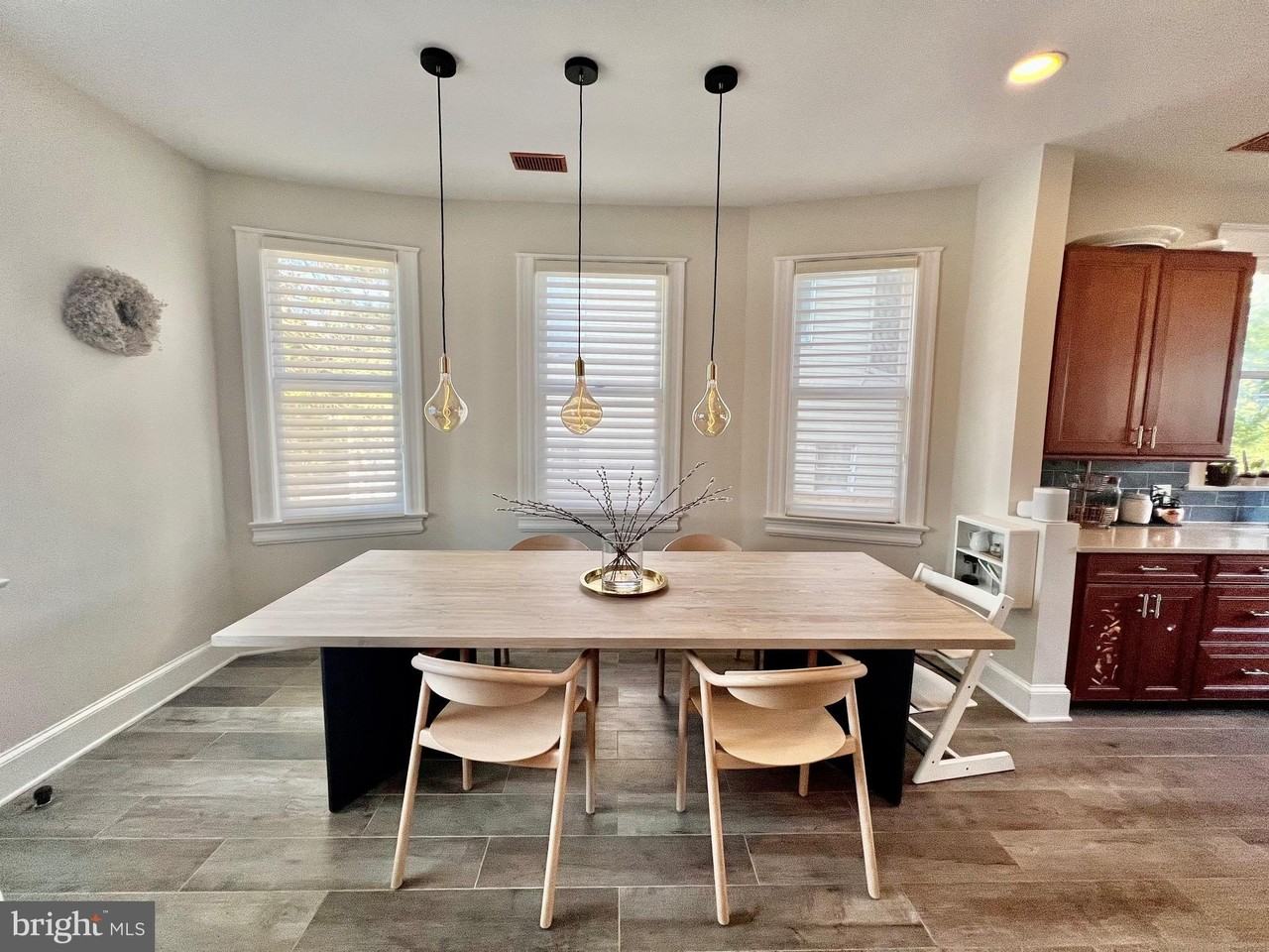 1310 Emerson St Nw - Photo 6 of 36