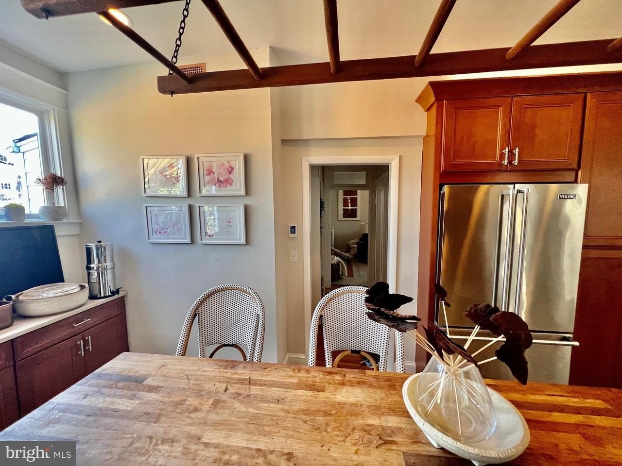 1310 Emerson St Nw - Photo 7 of 36