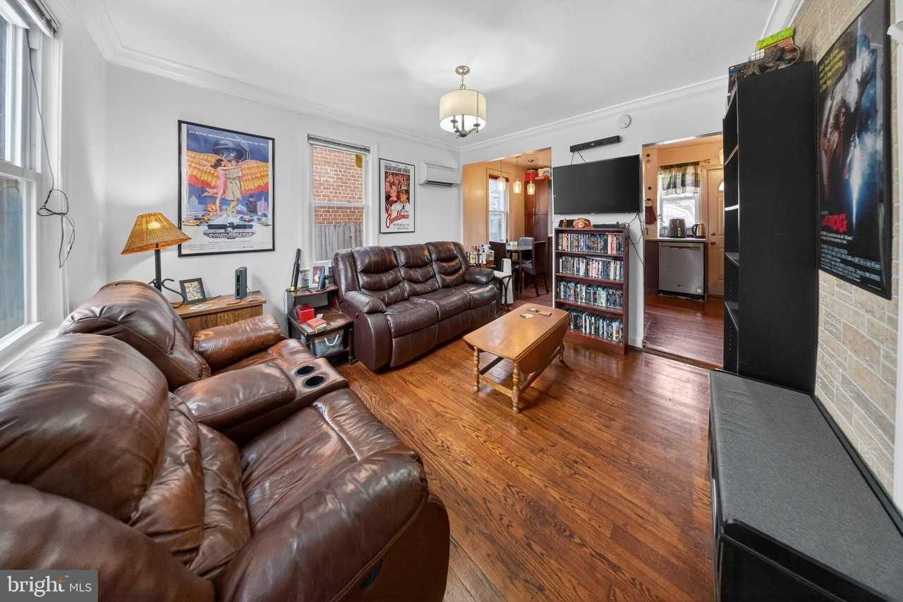 4409 Polk St Ne - Photo 2 of 18