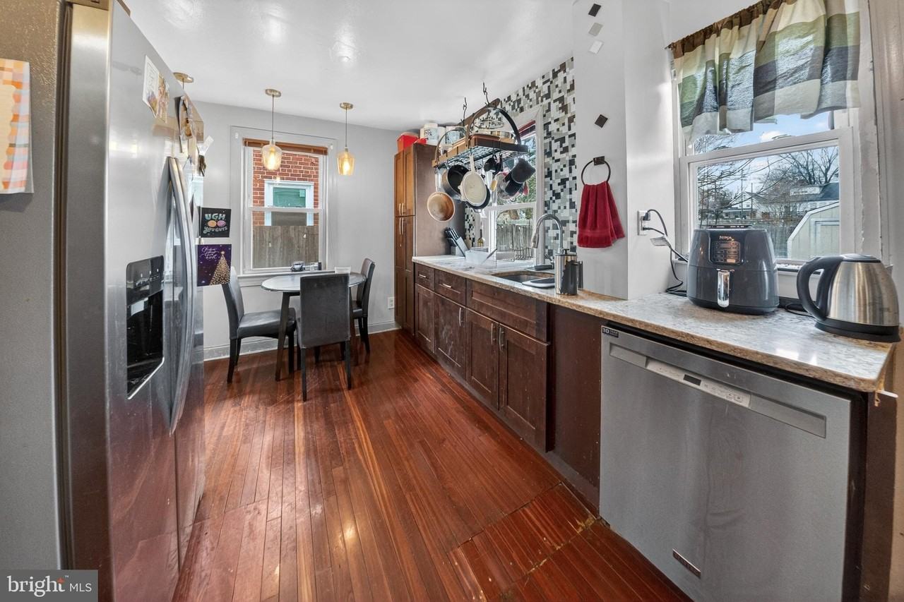 4409 Polk St Ne - Photo 4 of 18