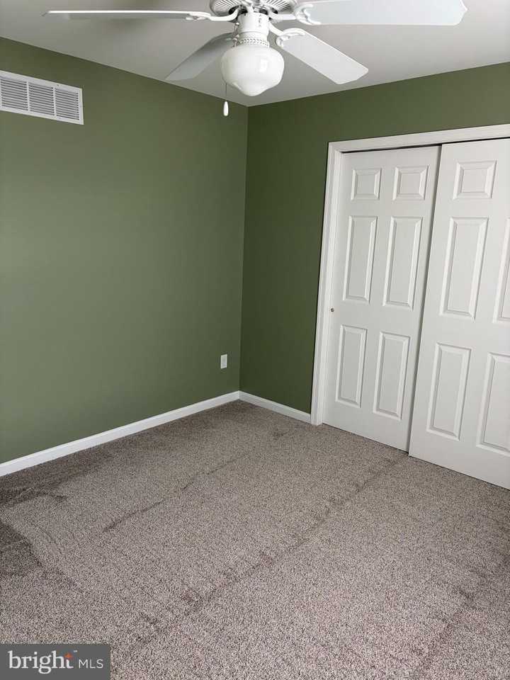 1059 Rose Dale Ln - Photo 5 of 12