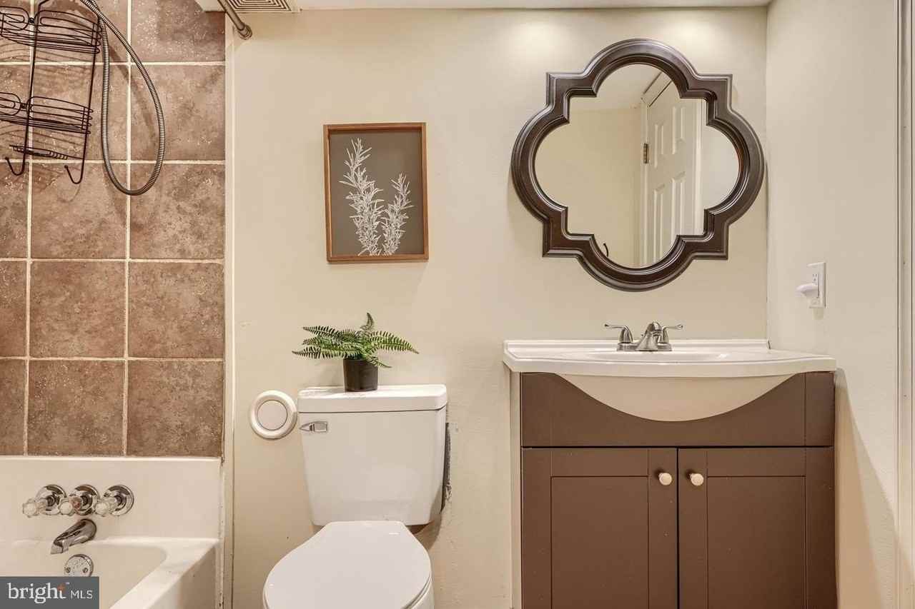 14 E Hamburg St - Photo 7 of 11