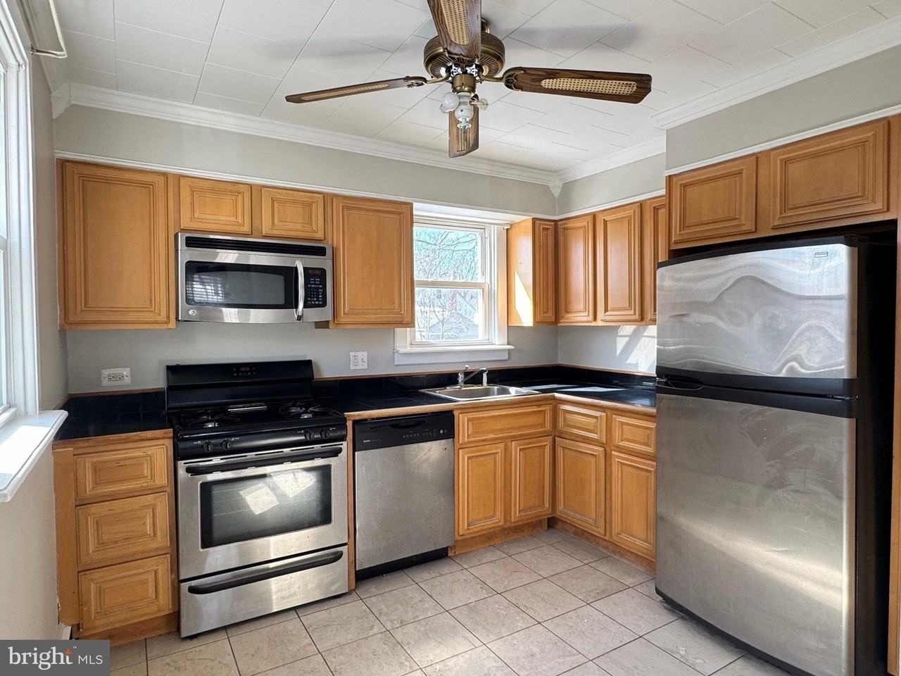 3021 Texas Ave - Photo 2 of 13